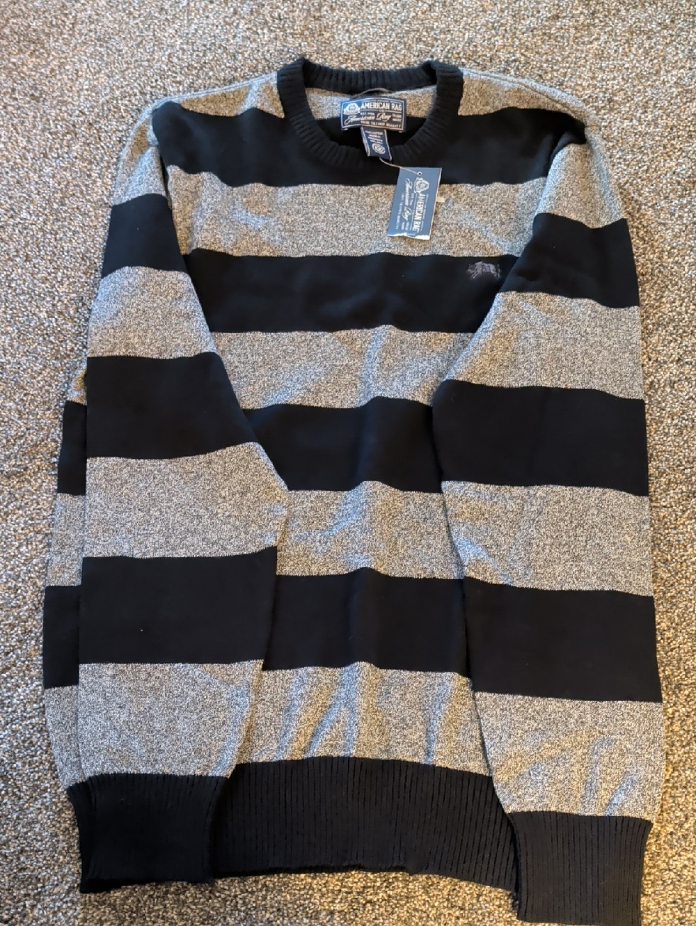 American Rag Men’s Black and Gray Wide-Stripe Crewneck Sweater